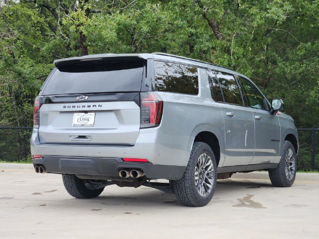 Used 2025 Chevrolet Suburban Z71 AWD/4WD image 8