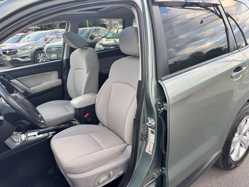 Used 2014 Subaru Forester 2.5i Premium w/ All-Weather Package AWD/4WD image 20