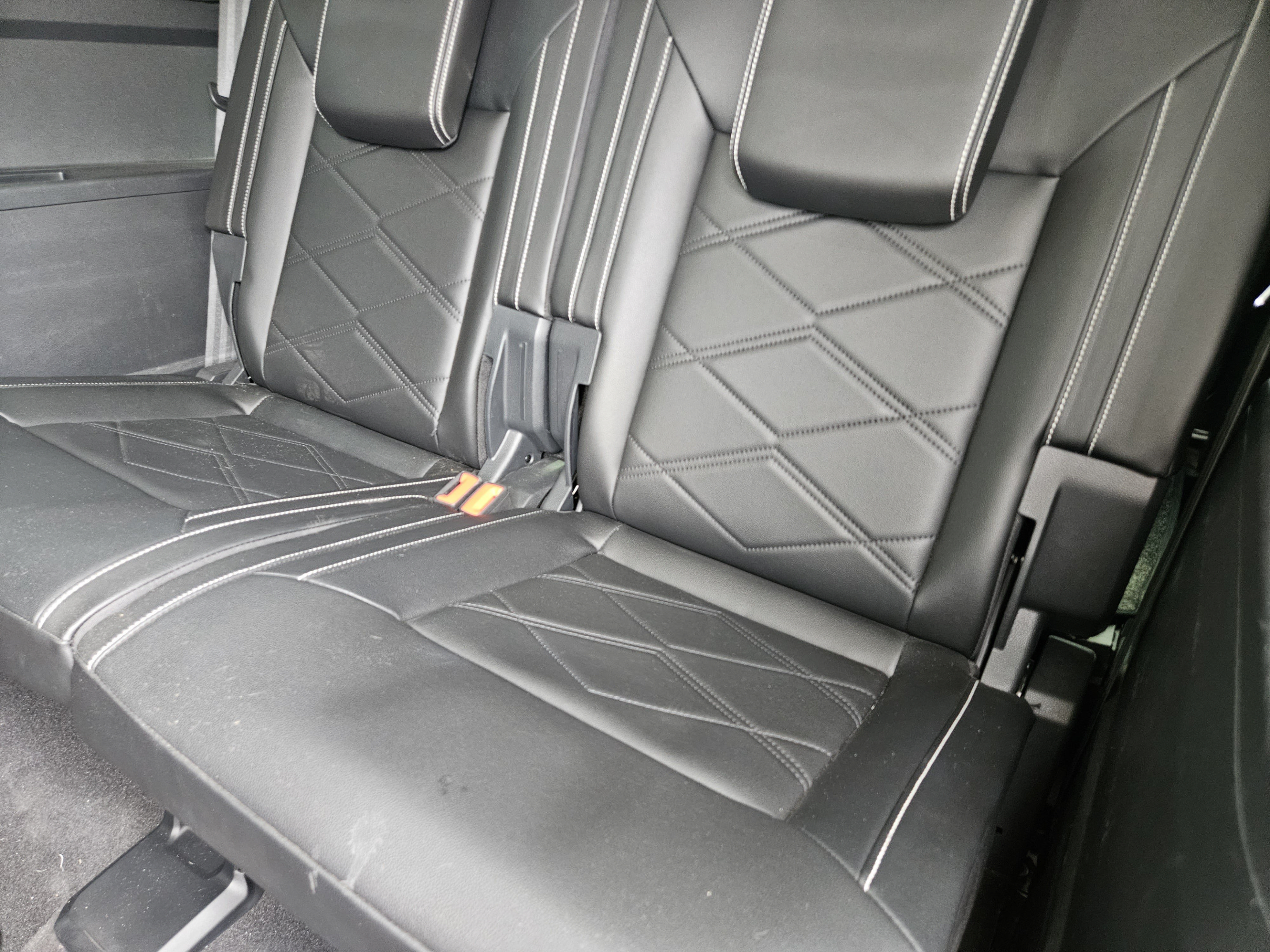 Used 2024 Volkswagen Atlas SE w/ Panoramic Sunroof Package FWD image 21