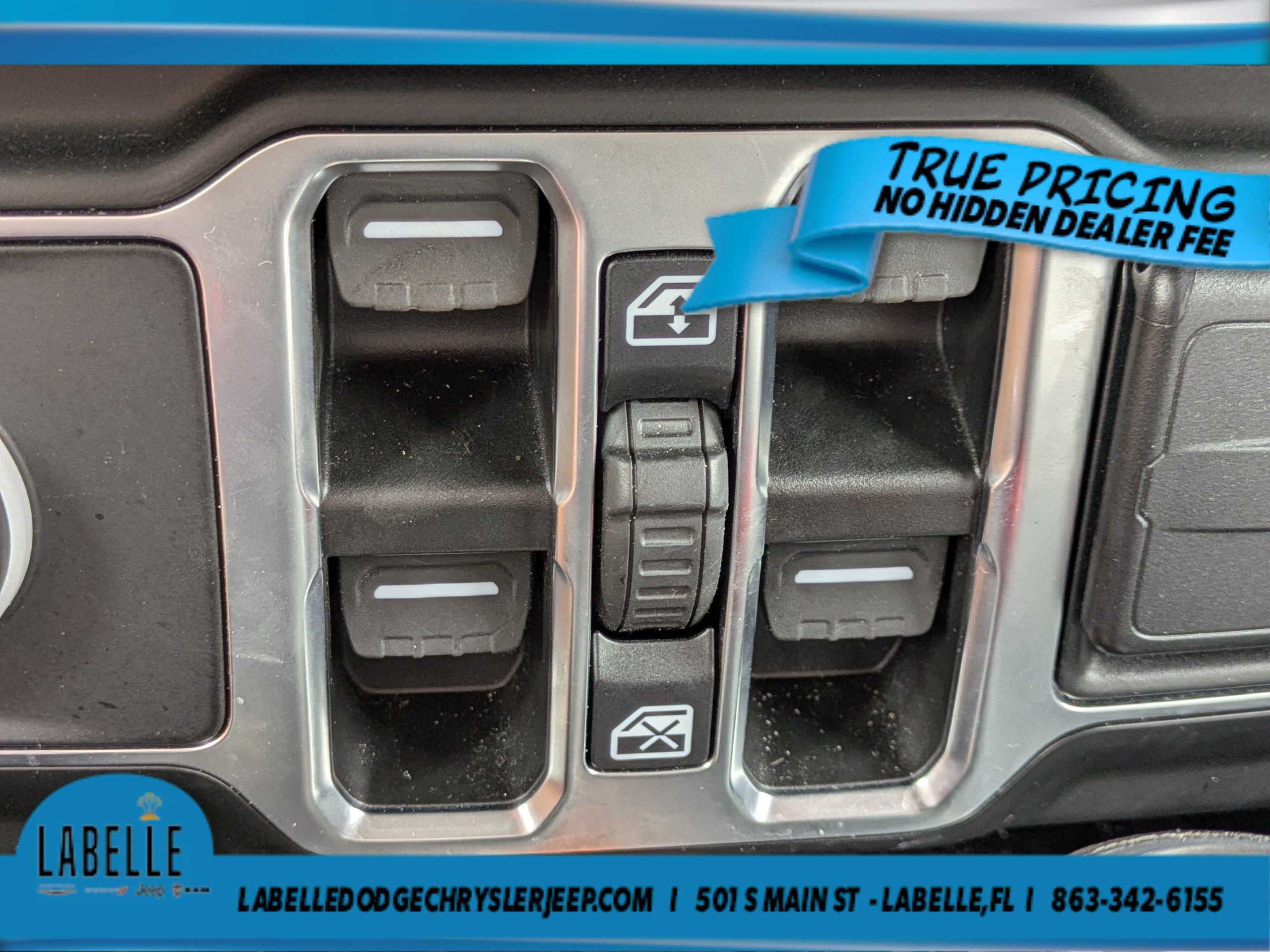 Used 2026 Jeep Wrangler Unlimited Sahara AWD/4WD image 28