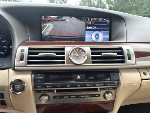 Used 2014 Lexus LS 460 w/ Comfort Package RWD image 13