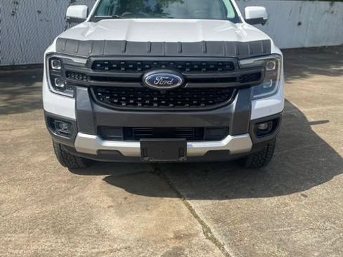 Used 2025 Ford Ranger Lariat w/ Trailer Tow Package RWD image 9