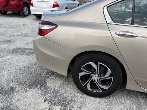 Used 2017 Honda Accord LX image 10