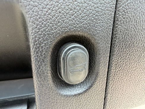 Used 2019 GMC Yukon Denali w/ Open Road Package AWD/4WD image 32