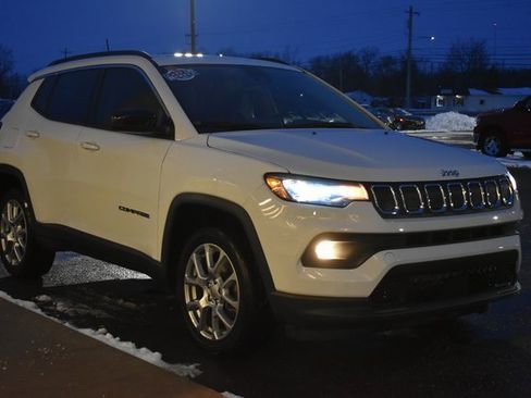 Used 2022 Jeep Compass Latitude w/ Sun and Sound Group image 7