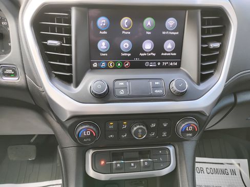Used 2023 GMC Acadia SLT w/ LPO, Floor Liner Package FWD image 7