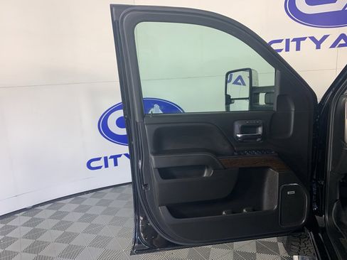 Used 2019 GMC Sierra 3500 Denali w/ Duramax Plus Package image 13