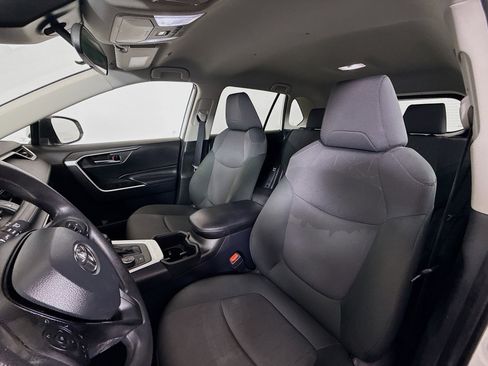 Used 2025 Toyota RAV4 XLE AWD/4WD image 11