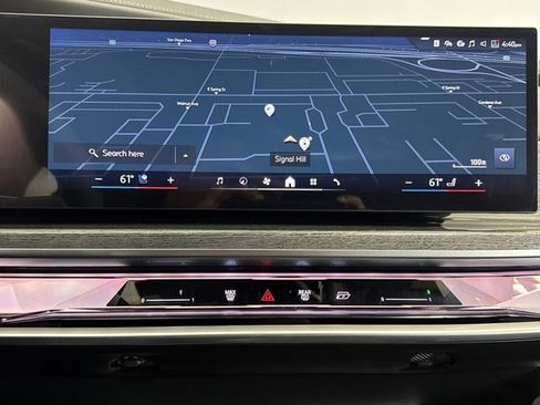 Used 2025 BMW i7 eDrive50 w/ M Sport Package image 21