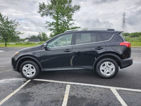 Used 2015 Toyota RAV4 LE FWD image 12