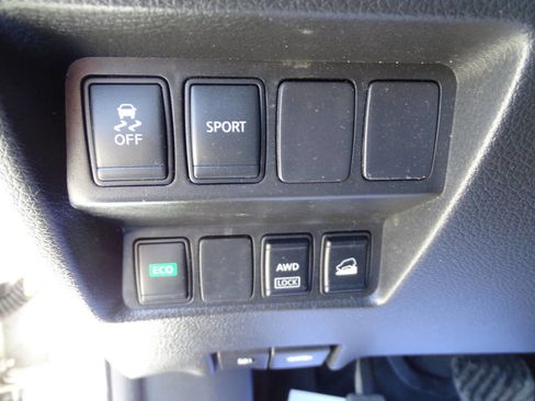 Used 2016 Nissan Rogue S image 16