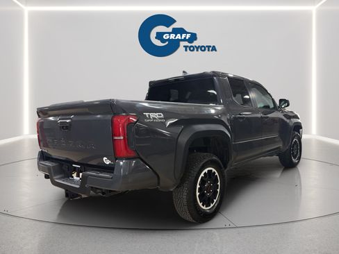 Used 2025 Toyota Tacoma TRD Off-Road AWD/4WD image 7