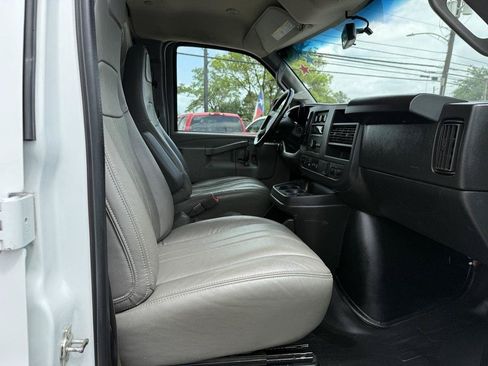 Used 2023 GMC Savana 2500 w/ Driver Convenience Package RWD image 10