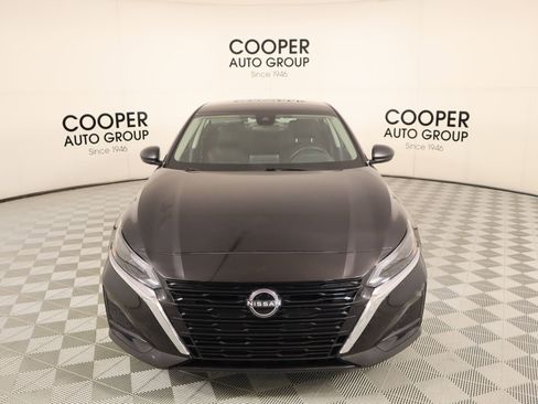 Used 2025 Nissan Altima 2.5 SV image 8