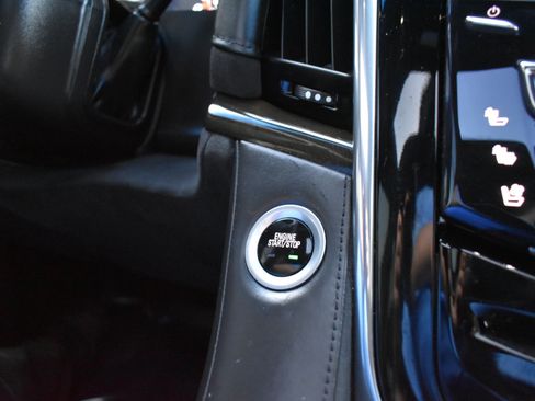 Used 2018 Cadillac Escalade Platinum image 40