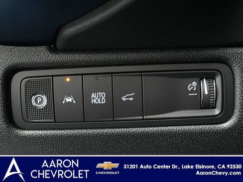 New 2026 Chevrolet Equinox EV LT image 18