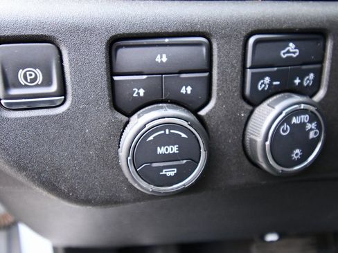 Used 2024 Chevrolet Silverado 2500 LT AWD/4WD image 21