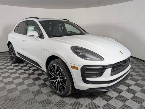 New 2026 Porsche Macan AWD/4WD image 9