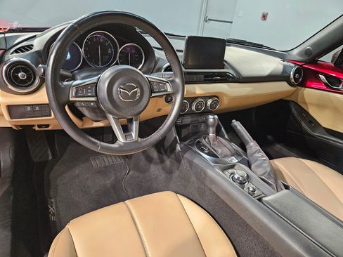 Used 2019 MAZDA MX-5 Miata RF Grand Touring RWD image 9