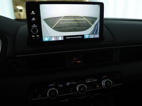 Used 2025 Honda Pilot Touring image 13