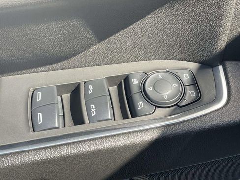 Used 2025 GMC Sierra 1500 SLT image 17