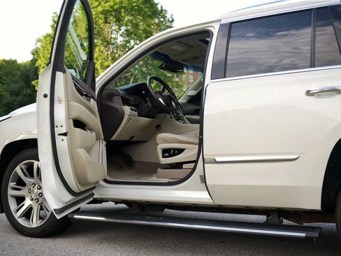 Used 2015 Cadillac Escalade Premium AWD/4WD image 53
