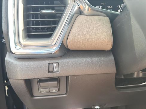 New 2026 GMC Canyon Denali w/ LPO, Denali Black Edition image 16