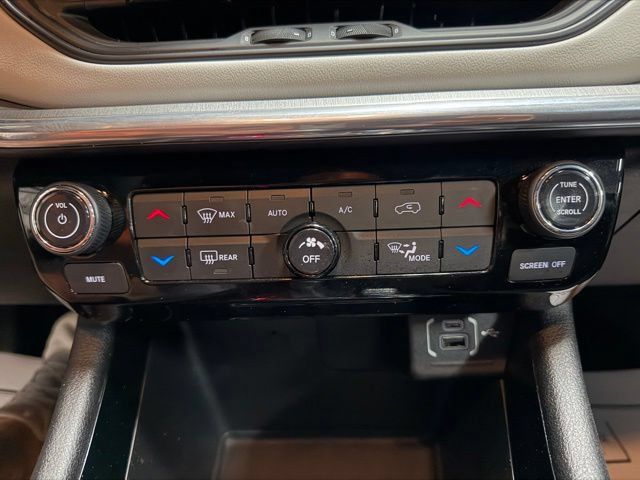 Used 2023 Jeep Compass Limited w/ Elite Group AWD/4WD image 39