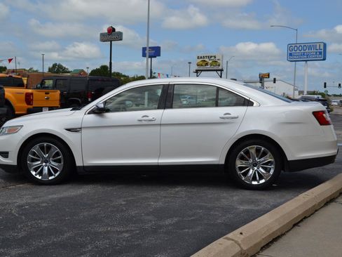 Used 2010 Ford Taurus Limited AWD/4WD image 4