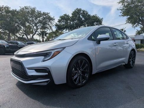Used 2025 Toyota Corolla SE FWD image 8