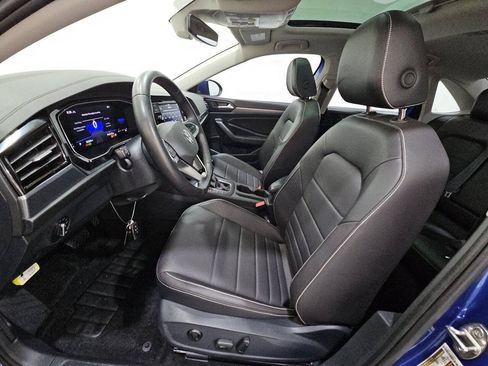 Used 2024 Volkswagen Jetta SE w/ Panoramic Sunroof Package FWD image 7