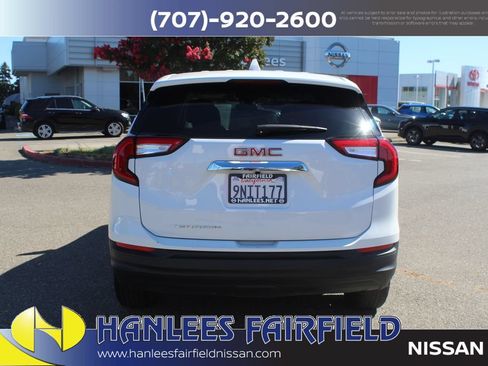Used 2024 GMC Terrain SLE FWD image 8