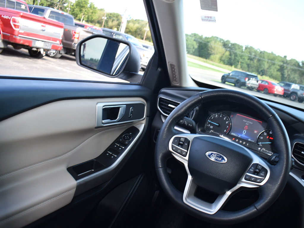 Used 2024 Ford Explorer XLT w/ Equipment Group 202A AWD/4WD image 20