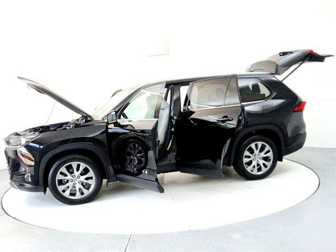 Used 2024 Toyota Grand Highlander Limited image 10