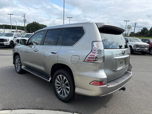 Used 2023 Lexus GX 460 Luxury w/ Accessory Package AWD/4WD image 6