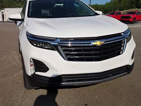 Used 2024 Chevrolet Equinox LT image 1