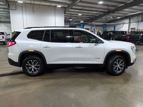 Used 2024 GMC Acadia AT4 w/ Super Cruise Package image 2