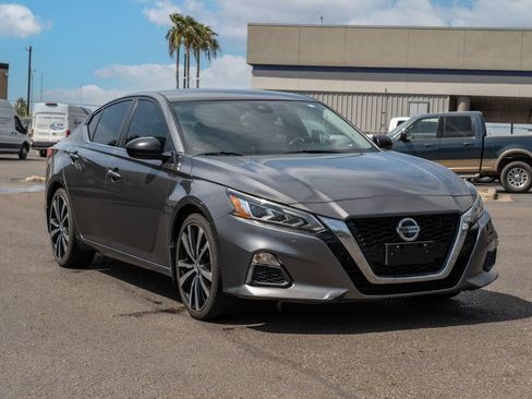 Used 2021 Nissan Altima 2.5 SR FWD image 1