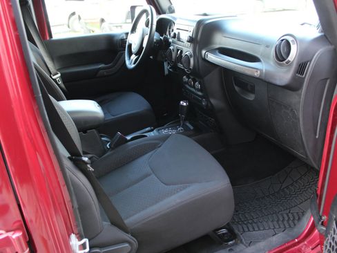 Used 2013 Jeep Wrangler Unlimited Sport AWD/4WD image 27