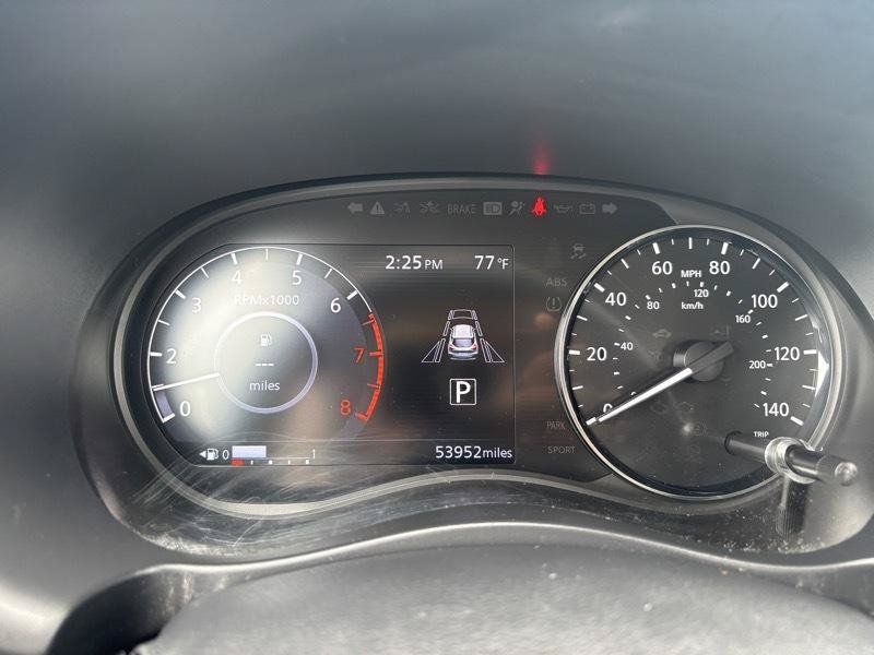 Used 2022 Nissan Kicks SR w/ Interior Electronics Package FWD image 12