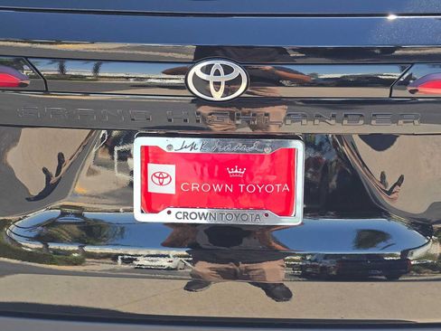 Certified 2026 Toyota Grand Highlander FWD image 14