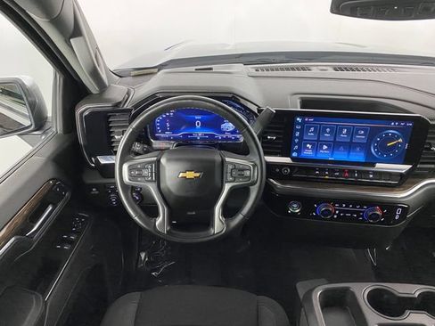 Certified 2024 Chevrolet Silverado 1500 LT AWD/4WD image 15