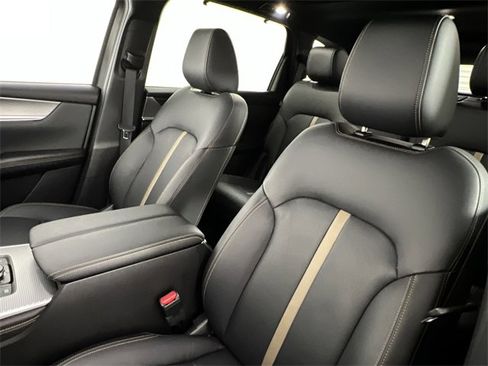 Certified 2025 MAZDA CX-90 3.3 Turbo S w/ Premium Package image 12