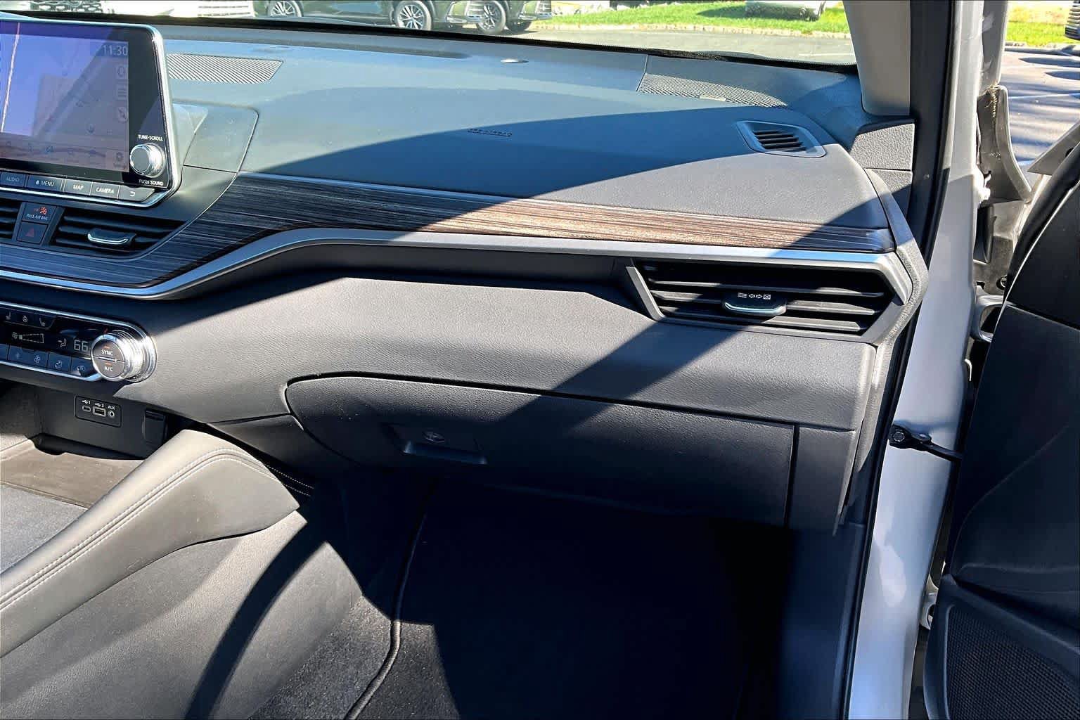 Used 2019 Nissan Altima 2.0 Platinum FWD image 26