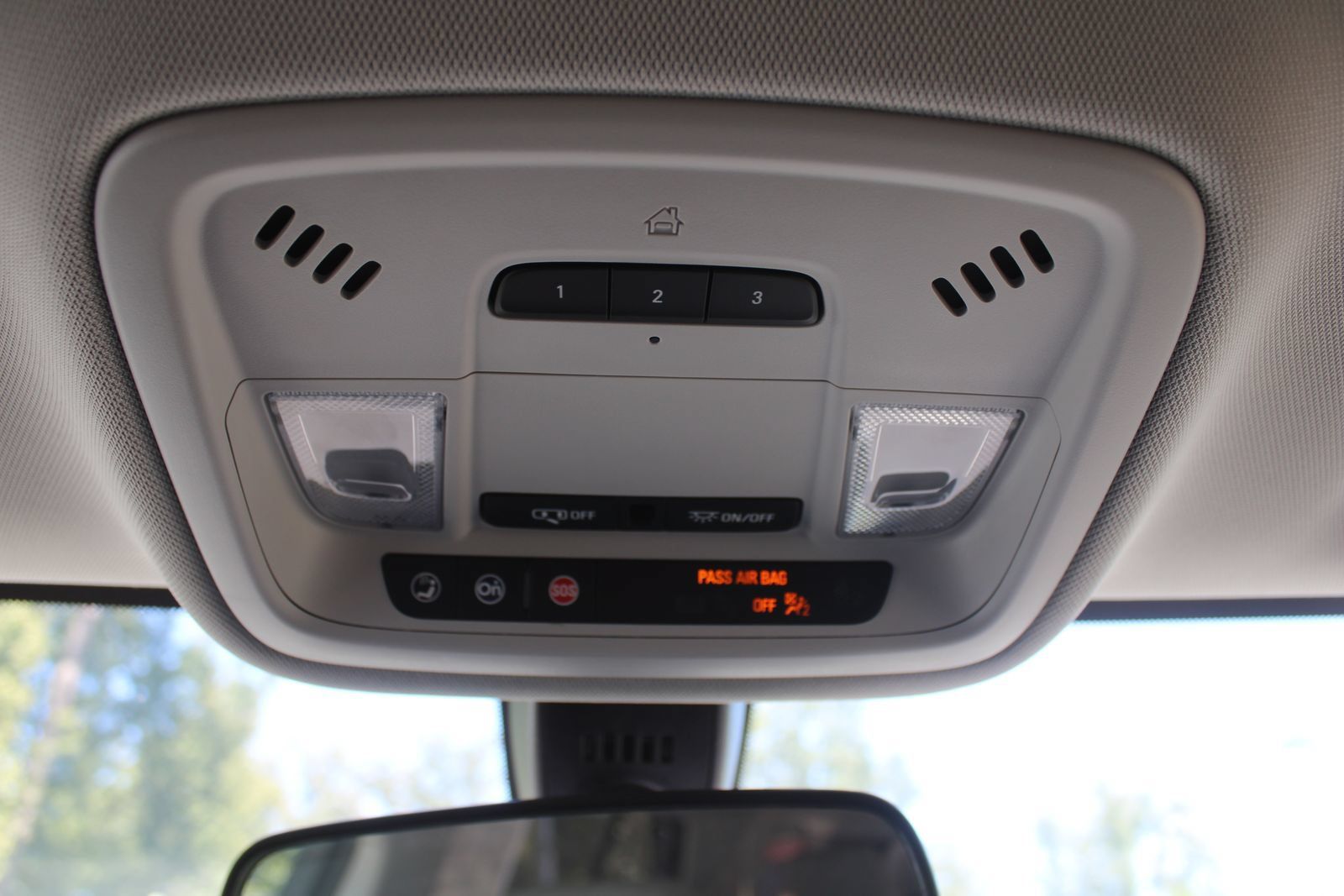 Used 2020 Chevrolet Traverse LT FWD image 53