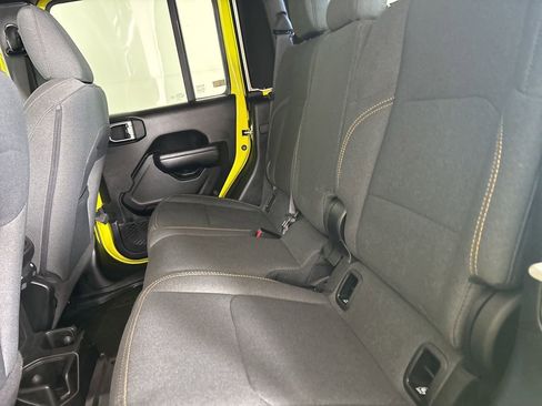 Used 2024 Jeep Gladiator Sport image 21