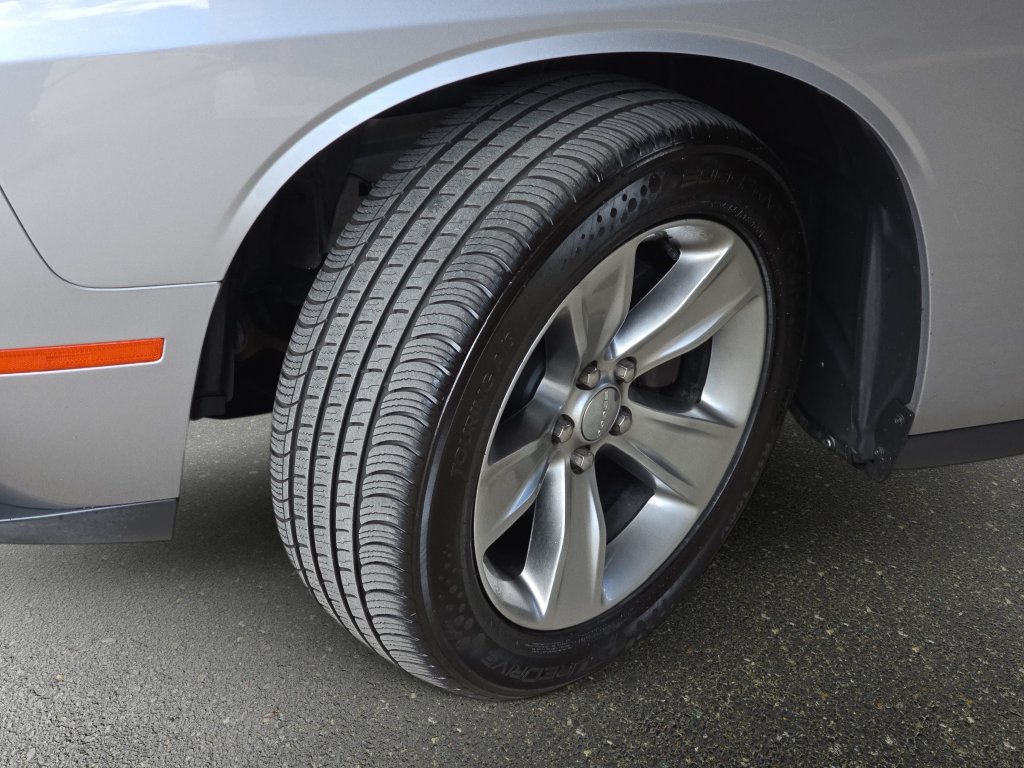 Used 2018 Dodge Challenger SXT RWD image 33