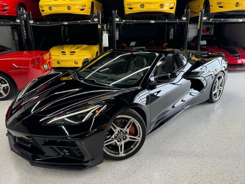 Used 2021 Chevrolet Corvette Stingray Preferred Conv w/ Z51 Performance Package RWD image 2