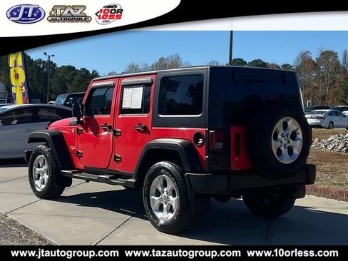 Used 2013 Jeep Wrangler Unlimited Sahara w/ Dual Top Group AWD/4WD image 5
