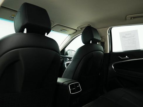 Used 2025 Genesis G70 2.5T image 27